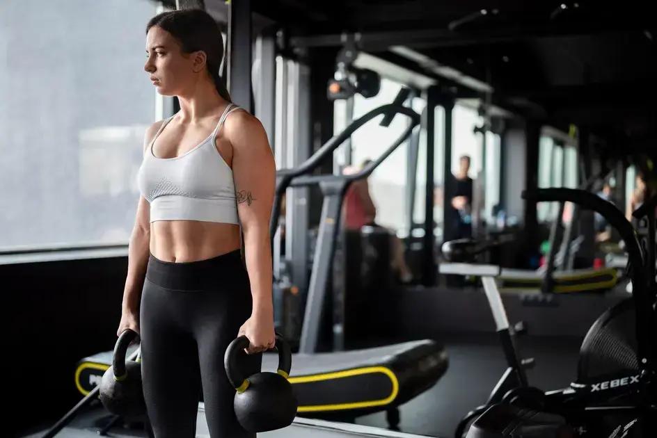 Treino de musculação feminino: Alcance seu potencial máximo