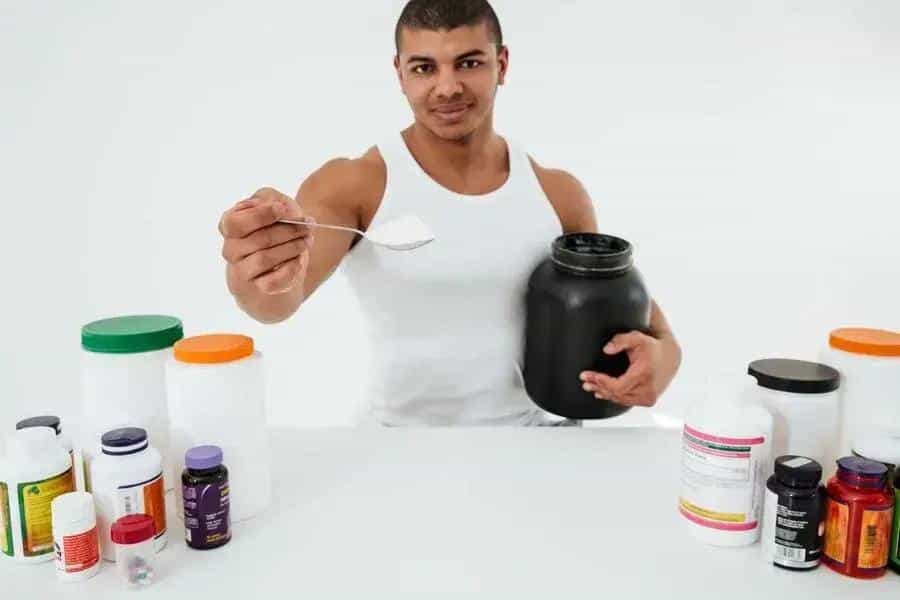 Suplemento para ganhar massa muscular: Veja como os exercícios potencializam os resultados